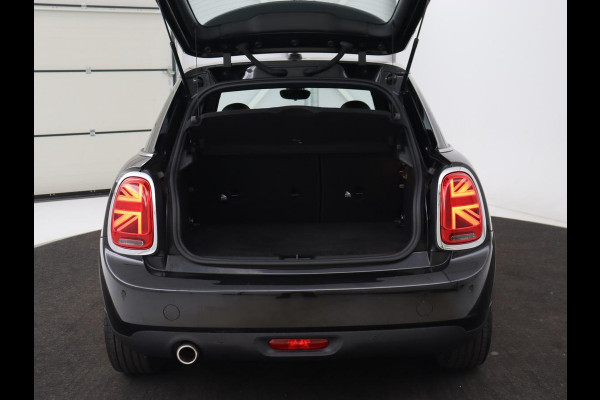 MINI Cooper 1.5 Chili | Stoelverwarming | Carplay | Full LED | Climate control | Half leder | Navigatie | Parkeerhulp | Cruise control | Bluetooth
