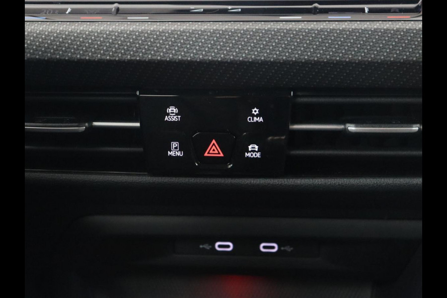 Volkswagen Golf 1.5 TSI R-Line | Trekhaak | Beats Audio | Camera | Stoelverwarming | Matrix LED | Sportstoelen | Adaptive cruise | Carplay | Dodehoek detectie | Keyless | Park Assist | Navigatie