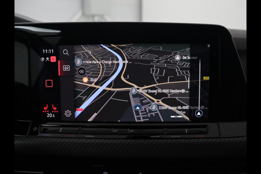 Volkswagen Golf 1.5 TSI R-Line | Trekhaak | Beats Audio | Camera | Stoelverwarming | Matrix LED | Sportstoelen | Adaptive cruise | Carplay | Dodehoek detectie | Keyless | Park Assist | Navigatie