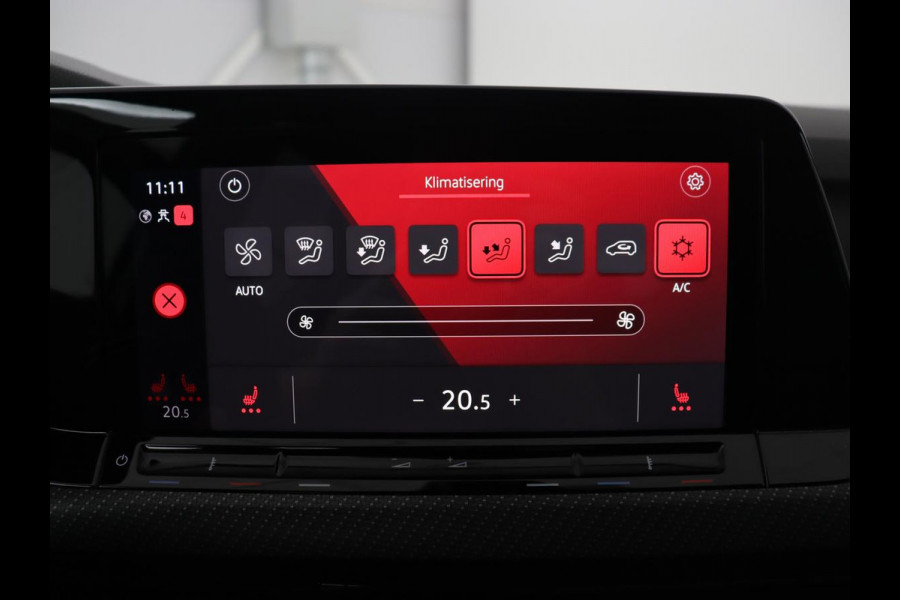Volkswagen Golf 1.5 TSI R-Line | Trekhaak | Beats Audio | Camera | Stoelverwarming | Matrix LED | Sportstoelen | Adaptive cruise | Carplay | Dodehoek detectie | Keyless | Park Assist | Navigatie