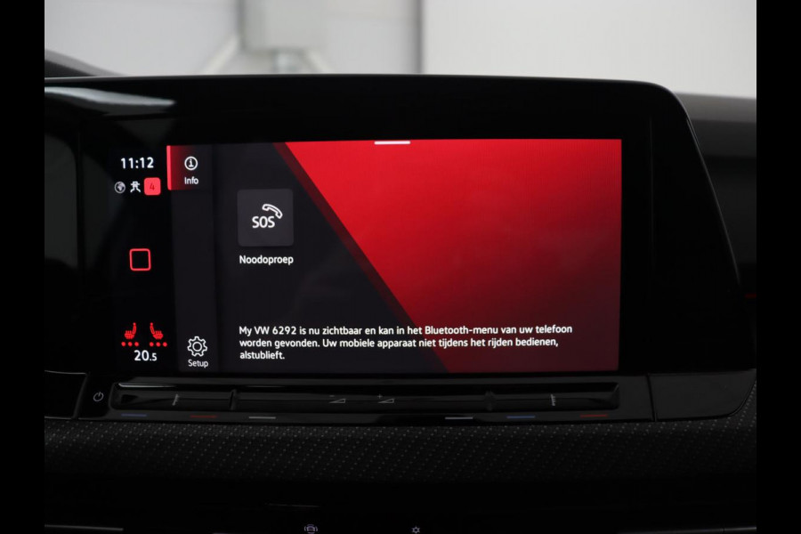 Volkswagen Golf 1.5 TSI R-Line | Trekhaak | Beats Audio | Camera | Stoelverwarming | Matrix LED | Sportstoelen | Adaptive cruise | Carplay | Dodehoek detectie | Keyless | Park Assist | Navigatie