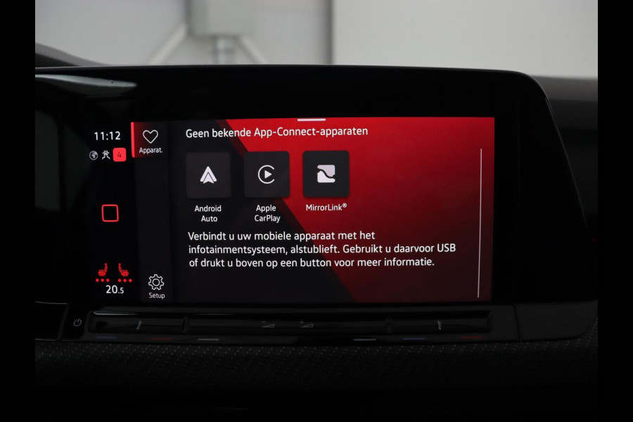 Volkswagen Golf 1.5 TSI R-Line | Trekhaak | Beats Audio | Camera | Stoelverwarming | Matrix LED | Sportstoelen | Adaptive cruise | Carplay | Dodehoek detectie | Keyless | Park Assist | Navigatie
