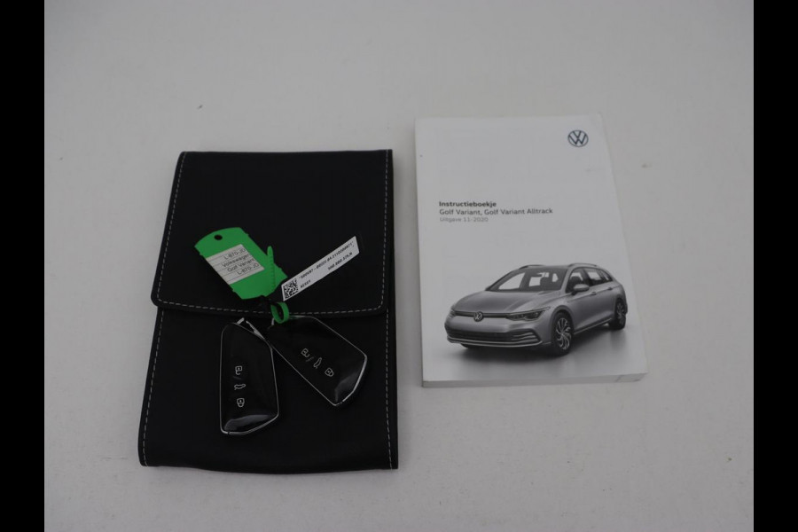 Volkswagen Golf 1.5 TSI R-Line | Trekhaak | Beats Audio | Camera | Stoelverwarming | Matrix LED | Sportstoelen | Adaptive cruise | Carplay | Dodehoek detectie | Keyless | Park Assist | Navigatie