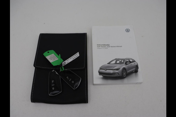Volkswagen Golf 1.5 TSI R-Line | Trekhaak | Beats Audio | Camera | Stoelverwarming | Matrix LED | Sportstoelen | Adaptive cruise | Carplay | Dodehoek detectie | Keyless | Park Assist | Navigatie