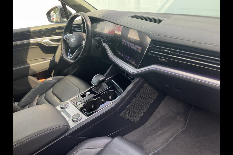 Volkswagen Touareg 3.0 TSI 4MOTION R 462PK PHEV Pano Elek.Trekhaak [3500KG] Luchtvering Matrix Memory VOL!