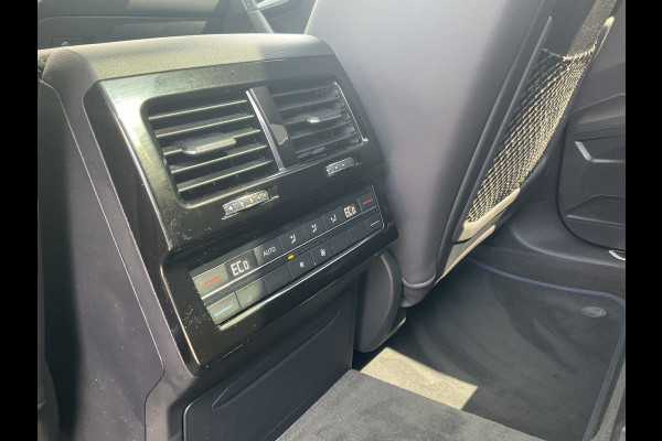 Volkswagen Touareg 3.0 TSI 4MOTION R 462PK PHEV Pano Elek.Trekhaak [3500KG] Luchtvering Matrix Memory VOL!