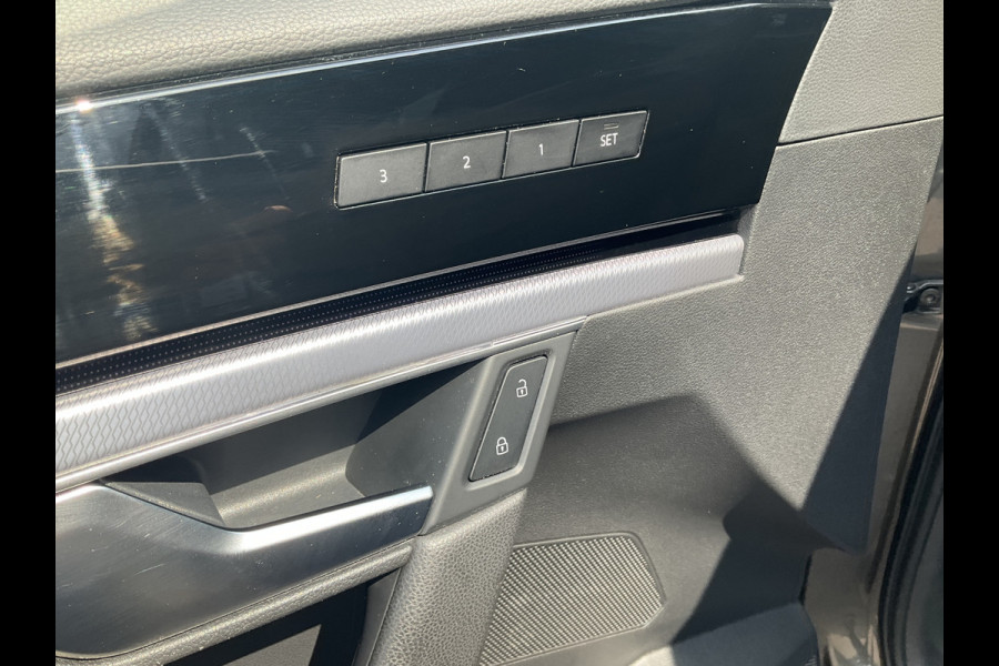 Volkswagen Touareg 3.0 TSI 4MOTION R 462PK PHEV Pano Elek.Trekhaak [3500KG] Luchtvering Matrix Memory VOL!