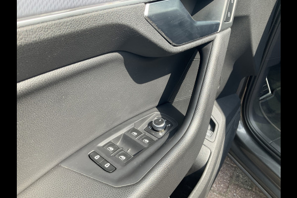 Volkswagen Touareg 3.0 TSI 4MOTION R 462PK PHEV Pano Elek.Trekhaak [3500KG] Luchtvering Matrix Memory VOL!