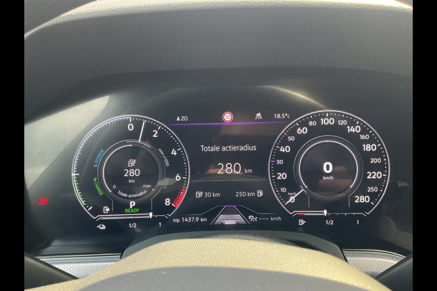 Volkswagen Touareg 3.0 TSI 4MOTION R 462PK PHEV Pano Elek.Trekhaak [3500KG] Luchtvering Matrix Memory VOL!