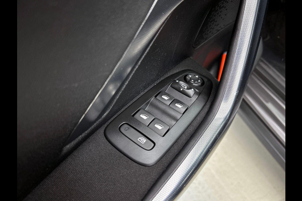 Peugeot 2008 1.2 PureTech Allure NAVI STOF-LEER CRUISE