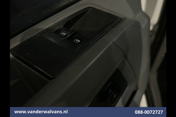 Volkswagen Crafter 2.0 TDI 140pk L3H3 L2H2 Euro6 # Airco | Camera | Apple Carplay | Android Auto Bijrijdersbank