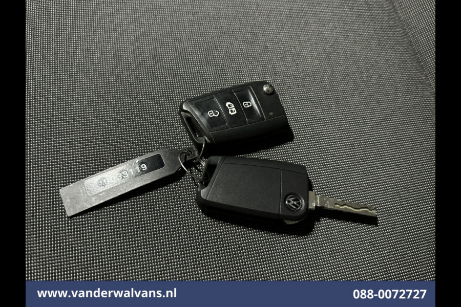 Volkswagen Crafter 2.0 TDI 140pk L3H3 L2H2 Euro6 # Airco | Camera | Apple Carplay | Android Auto Bijrijdersbank