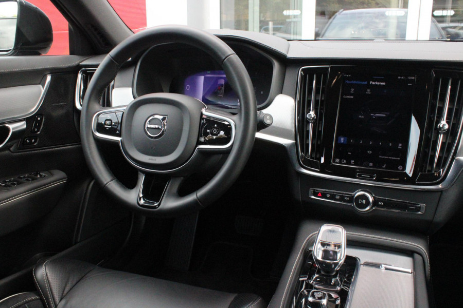 Volvo V90 B5 250PK ULTIMATE DARK MILD HYBRID | PANORAMISCH SCHUIF/KANTEL DAK | HARMAN KARDON AUDIO | FULL-LED ACTIVE HIGH BEAM KOPLAMPEN | LED MISTLAMPEN VOOR | ELEKTRISCH BEDIENBARE VOORSTOELEN MET GEHEUGENFUNCTIE | SPORTSTOELEN MET NAPPA LEER | KRISTALLEN POOKKNOP | ZWARTE HEMELBEKLEDING | EXTRA GETINT GLAS ACHTER | ACHTERUITRIJ CAMERA | UITKLAPBARE ZITVERHOGERS ACHTERBANK | 20" BLACK DIAMONT VELGEN | PARKEER VERWARMING MET TIMER "STANDKACHEL" | NAVIGATIE VIA GOOGLE | APPLE CARPLAY/ANDROID AUTO | STOEL/STUUR VERWARMING | PARKEERSENSOREN VOOR EN ACHTER | ELEKTRISCH BEDIENBARE A