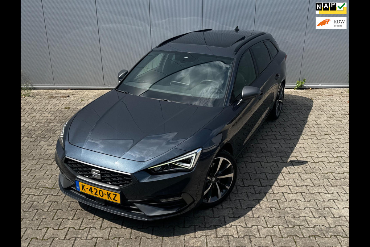 Seat Leon Sportstourer 1.5 eTSI FR LAUNCHE EDITION PANORAMADAK TREKHAAK STOELVERWARMING NAP NEDERLANDSE AUTO