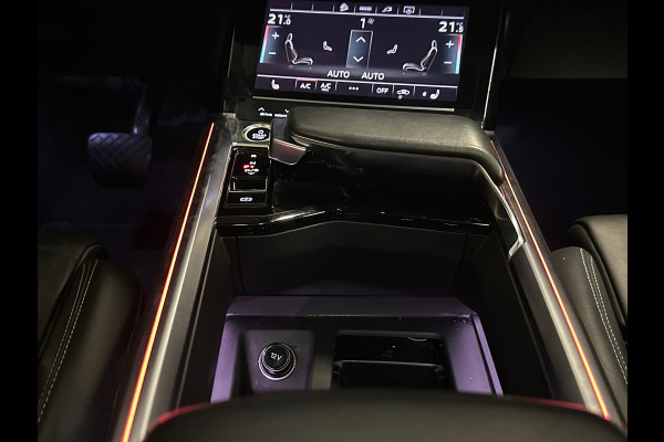 Audi e-tron Sportback 55 quattro S edition 22 inch / B&O / 360 cam / Pano / Luxe bekl.