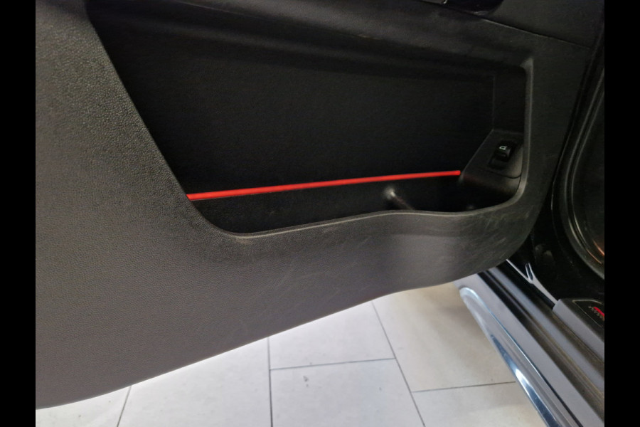 MINI Countryman 2.0 John Cooper Works ALL4 Chili | Headup | Pano | Camera | ACC | Stoelverw |