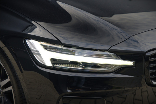 Volvo V60 2.0 B3 R-Design | Panoramadak | Harman Kardon | Keyless | Memory Stoel | Elektrische Stoelen | Stuurverwarming | Stoelverwarming | Camera | Adaptive Cruise Control | Leer | LED | DAB | Parkeensensoren | Appl