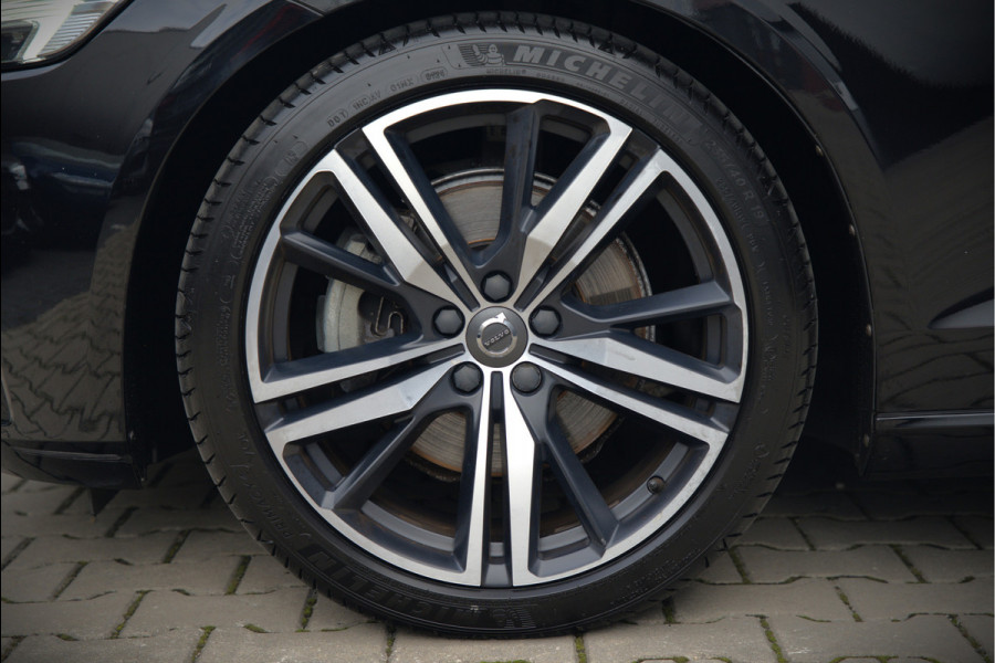 Volvo V60 2.0 B3 R-Design | Panoramadak | Harman Kardon | Keyless | Memory Stoel | Elektrische Stoelen | Stuurverwarming | Stoelverwarming | Camera | Adaptive Cruise Control | Leer | LED | DAB | Parkeensensoren | Appl