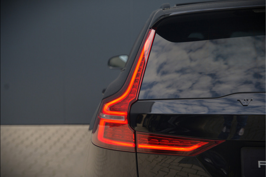 Volvo V60 2.0 B3 R-Design | Panoramadak | Harman Kardon | Keyless | Memory Stoel | Elektrische Stoelen | Stuurverwarming | Stoelverwarming | Camera | Adaptive Cruise Control | Leer | LED | DAB | Parkeensensoren | Appl