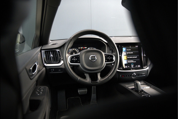 Volvo V60 2.0 B3 R-Design | Panoramadak | Harman Kardon | Keyless | Memory Stoel | Elektrische Stoelen | Stuurverwarming | Stoelverwarming | Camera | Adaptive Cruise Control | Leer | LED | DAB | Parkeensensoren | Appl