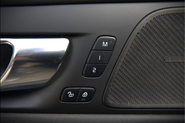 Volvo V60 2.0 B3 R-Design | Panoramadak | Harman Kardon | Keyless | Memory Stoel | Elektrische Stoelen | Stuurverwarming | Stoelverwarming | Camera | Adaptive Cruise Control | Leer | LED | DAB | Parkeensensoren | Appl