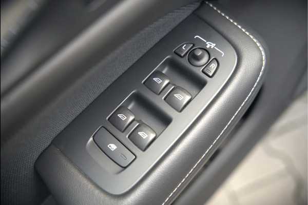 Volvo V60 2.0 B3 R-Design | Panoramadak | Harman Kardon | Keyless | Memory Stoel | Elektrische Stoelen | Stuurverwarming | Stoelverwarming | Camera | Adaptive Cruise Control | Leer | LED | DAB | Parkeensensoren | Appl