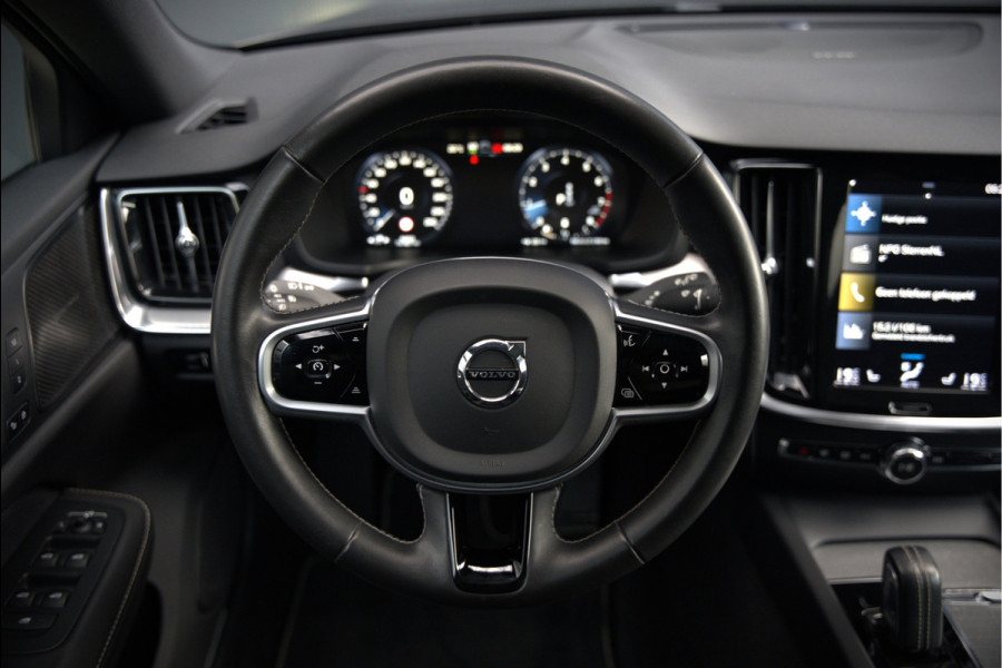 Volvo V60 2.0 B3 R-Design | Panoramadak | Harman Kardon | Keyless | Memory Stoel | Elektrische Stoelen | Stuurverwarming | Stoelverwarming | Camera | Adaptive Cruise Control | Leer | LED | DAB | Parkeensensoren | Appl