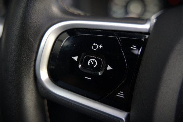Volvo V60 2.0 B3 R-Design | Panoramadak | Harman Kardon | Keyless | Memory Stoel | Elektrische Stoelen | Stuurverwarming | Stoelverwarming | Camera | Adaptive Cruise Control | Leer | LED | DAB | Parkeensensoren | Appl