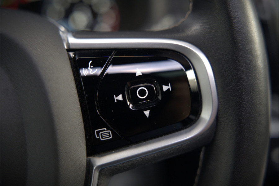 Volvo V60 2.0 B3 R-Design | Panoramadak | Harman Kardon | Keyless | Memory Stoel | Elektrische Stoelen | Stuurverwarming | Stoelverwarming | Camera | Adaptive Cruise Control | Leer | LED | DAB | Parkeensensoren | Appl