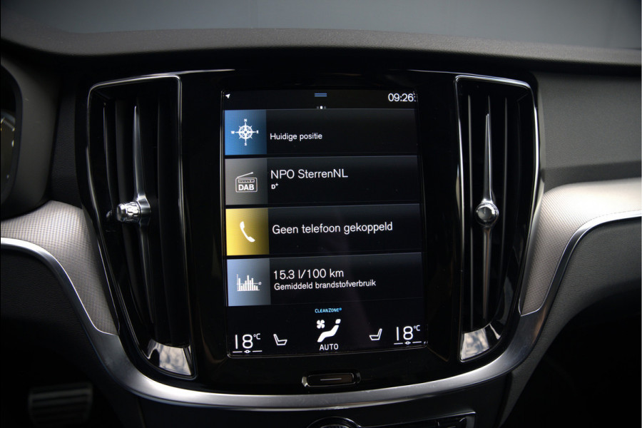 Volvo V60 2.0 B3 R-Design | Panoramadak | Harman Kardon | Keyless | Memory Stoel | Elektrische Stoelen | Stuurverwarming | Stoelverwarming | Camera | Adaptive Cruise Control | Leer | LED | DAB | Parkeensensoren | Appl