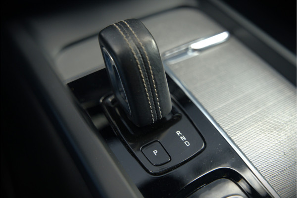Volvo V60 2.0 B3 R-Design | Panoramadak | Harman Kardon | Keyless | Memory Stoel | Elektrische Stoelen | Stuurverwarming | Stoelverwarming | Camera | Adaptive Cruise Control | Leer | LED | DAB | Parkeensensoren | Appl