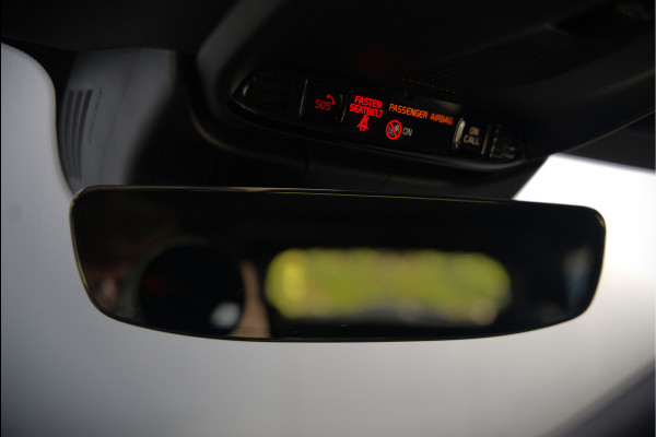 Volvo V60 2.0 B3 R-Design | Panoramadak | Harman Kardon | Keyless | Memory Stoel | Elektrische Stoelen | Stuurverwarming | Stoelverwarming | Camera | Adaptive Cruise Control | Leer | LED | DAB | Parkeensensoren | Appl