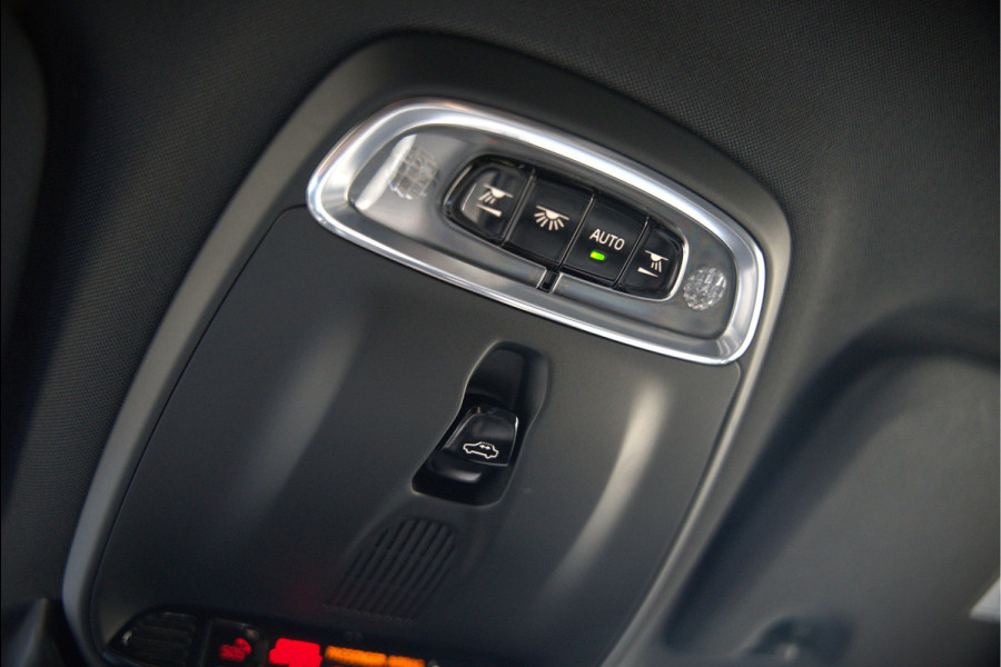 Volvo V60 2.0 B3 R-Design | Panoramadak | Harman Kardon | Keyless | Memory Stoel | Elektrische Stoelen | Stuurverwarming | Stoelverwarming | Camera | Adaptive Cruise Control | Leer | LED | DAB | Parkeensensoren | Appl