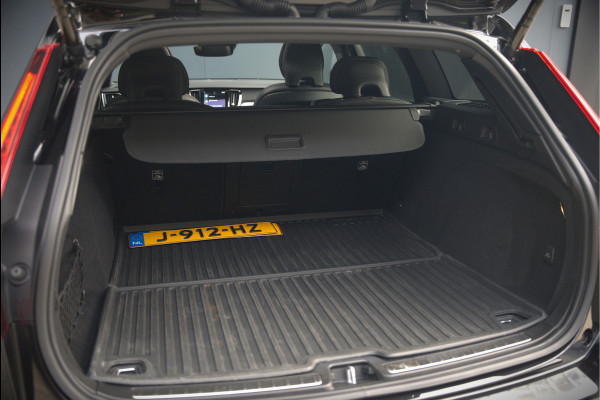 Volvo V60 2.0 B3 R-Design | Panoramadak | Harman Kardon | Keyless | Memory Stoel | Elektrische Stoelen | Stuurverwarming | Stoelverwarming | Camera | Adaptive Cruise Control | Leer | LED | DAB | Parkeensensoren | Appl