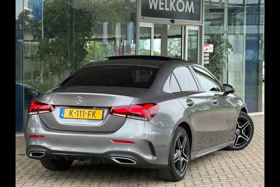 Mercedes-Benz A-Klasse 180 AMG Night Sfeer|Memory|Pano|Dealer onderhouden