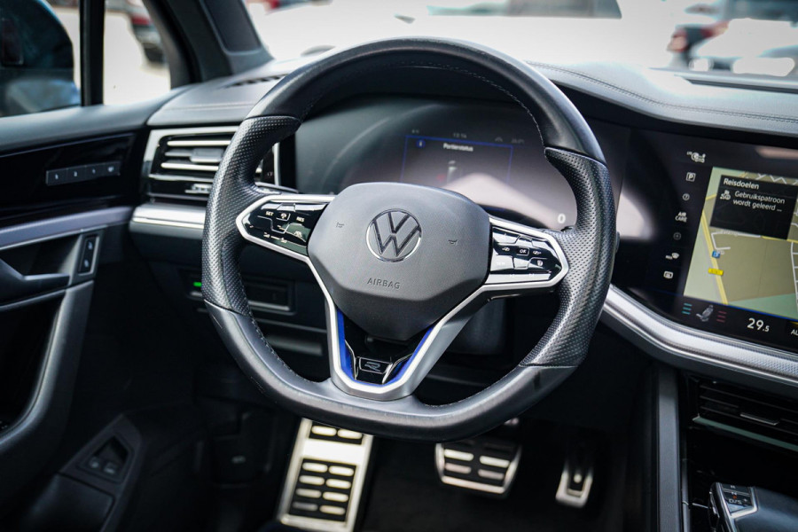 Volkswagen Touareg 3.0 TSi 4MOTION R | 360 cam | Panorama | Trekhaak | Incl. BTW | HuD | Adaptieve Cruise | Luchtvering | Park Ass