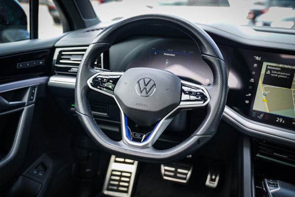 Volkswagen Touareg 3.0 TSi 4MOTION R | 360 cam | Panorama | Trekhaak | Incl. BTW | HuD | Adaptieve Cruise | Luchtvering | Park Ass