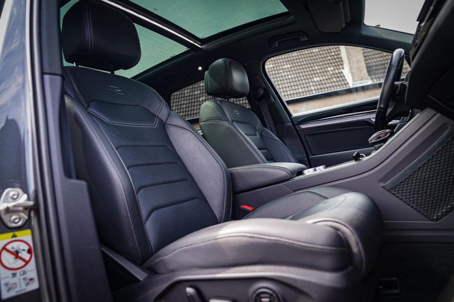 Volkswagen Touareg 3.0 TSi 4MOTION R | 360 cam | Panorama | Trekhaak | Incl. BTW | HuD | Adaptieve Cruise | Luchtvering | Park Ass