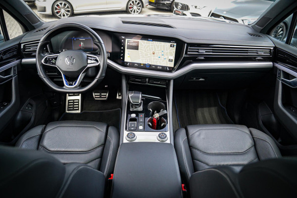 Volkswagen Touareg 3.0 TSi 4MOTION R | 360 cam | Panorama | Trekhaak | Incl. BTW | HuD | Adaptieve Cruise | Luchtvering | Park Ass