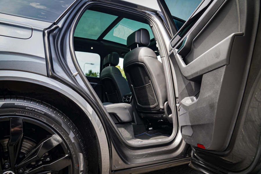 Volkswagen Touareg 3.0 TSi 4MOTION R | 360 cam | Panorama | Trekhaak | Incl. BTW | HuD | Adaptieve Cruise | Luchtvering | Park Ass