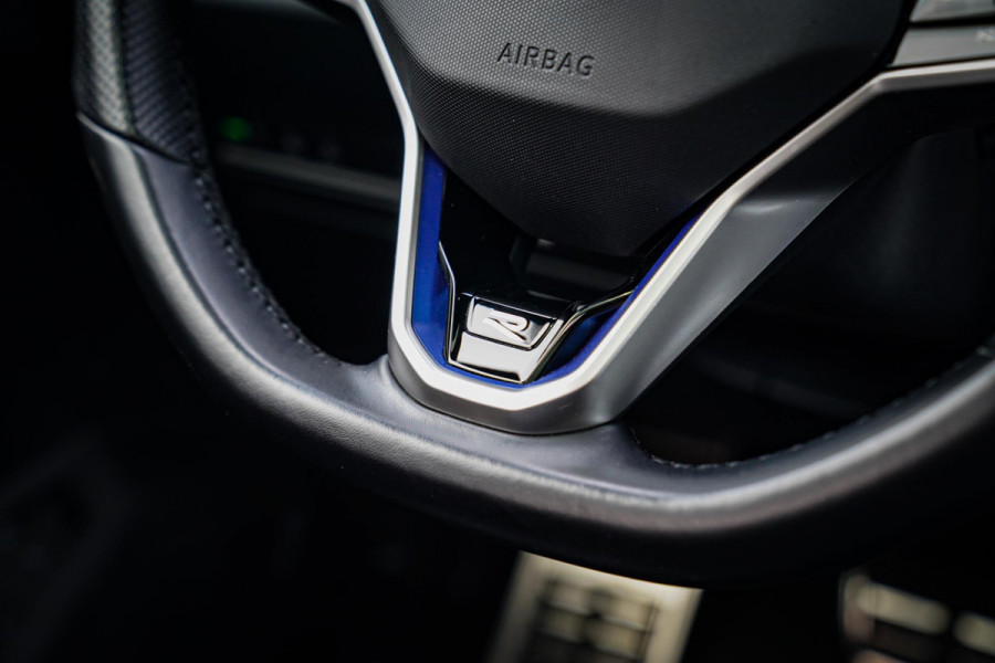 Volkswagen Touareg 3.0 TSi 4MOTION R | 360 cam | Panorama | Trekhaak | Incl. BTW | HuD | Adaptieve Cruise | Luchtvering | Park Ass