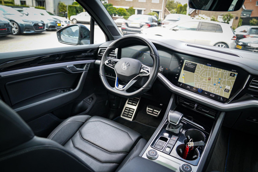 Volkswagen Touareg 3.0 TSi 4MOTION R | 360 cam | Panorama | Trekhaak | Incl. BTW | HuD | Adaptieve Cruise | Luchtvering | Park Ass