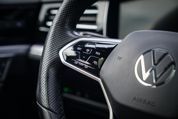Volkswagen Touareg 3.0 TSi 4MOTION R | 360 cam | Panorama | Trekhaak | Incl. BTW | HuD | Adaptieve Cruise | Luchtvering | Park Ass