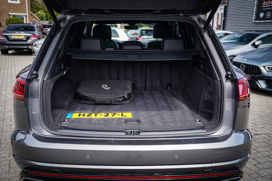 Volkswagen Touareg 3.0 TSi 4MOTION R | 360 cam | Panorama | Trekhaak | Incl. BTW | HuD | Adaptieve Cruise | Luchtvering | Park Ass