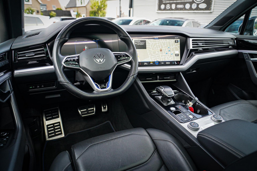 Volkswagen Touareg 3.0 TSi 4MOTION R | 360 cam | Panorama | Trekhaak | Incl. BTW | HuD | Adaptieve Cruise | Luchtvering | Park Ass