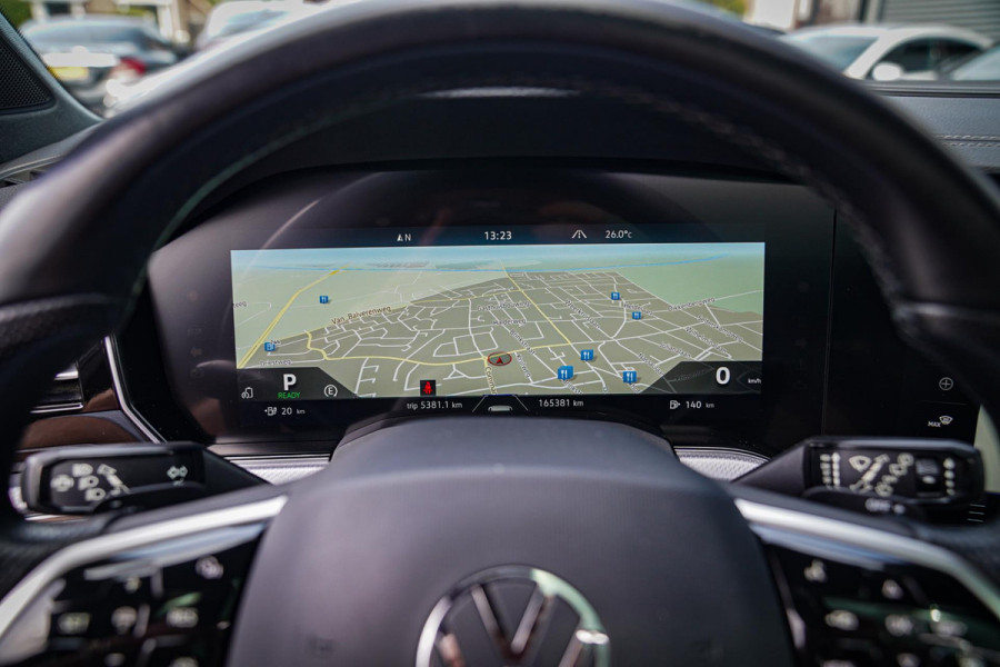 Volkswagen Touareg 3.0 TSi 4MOTION R | 360 cam | Panorama | Trekhaak | Incl. BTW | HuD | Adaptieve Cruise | Luchtvering | Park Ass