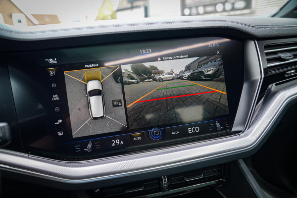 Volkswagen Touareg 3.0 TSi 4MOTION R | 360 cam | Panorama | Trekhaak | Incl. BTW | HuD | Adaptieve Cruise | Luchtvering | Park Ass