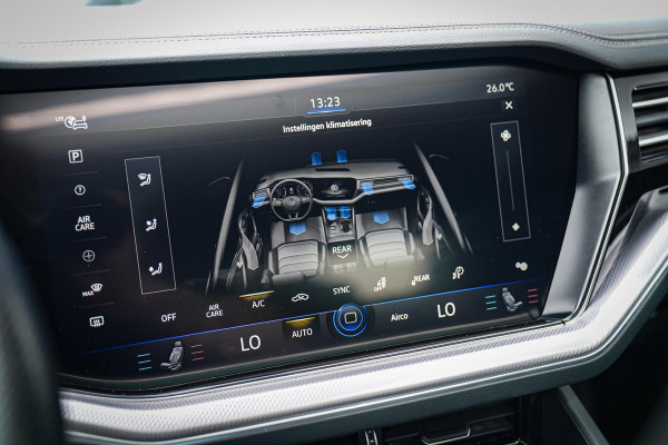 Volkswagen Touareg 3.0 TSi 4MOTION R | 360 cam | Panorama | Trekhaak | Incl. BTW | HuD | Adaptieve Cruise | Luchtvering | Park Ass