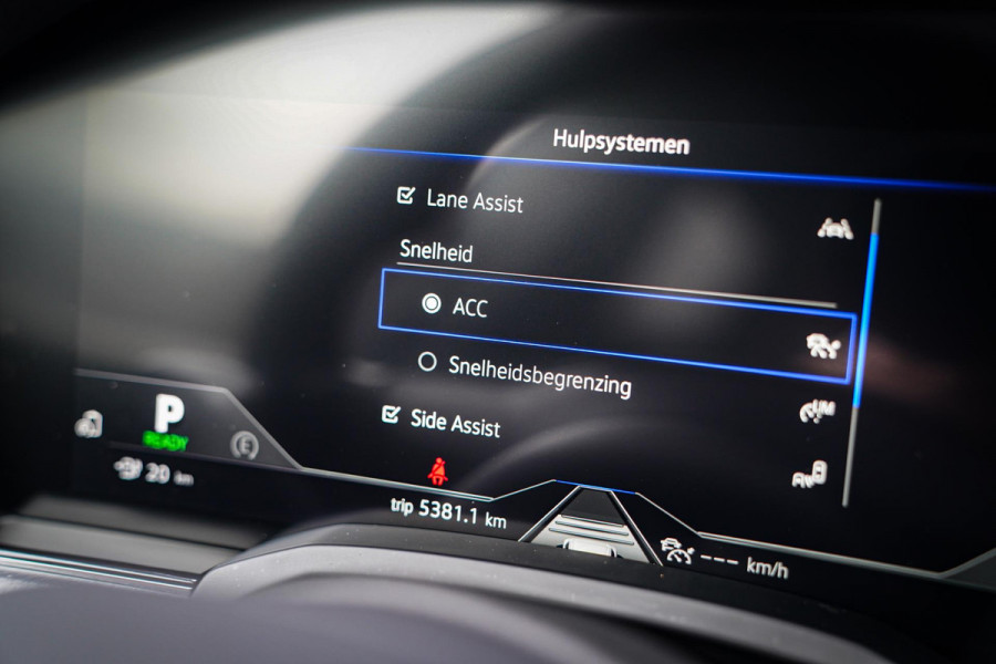 Volkswagen Touareg 3.0 TSi 4MOTION R | 360 cam | Panorama | Trekhaak | Incl. BTW | HuD | Adaptieve Cruise | Luchtvering | Park Ass