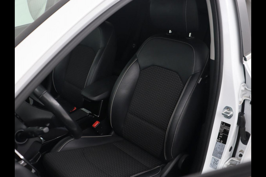 Kia Ceed 1.4 T-GDi DynamicPlusLine | Stoel & stuurverwarming | Adaptive cruise | Camera | Carplay | Keyless | Half leder | Navigatie